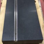 Banc de mesure et de pré-réglage en granit avec rainure en T